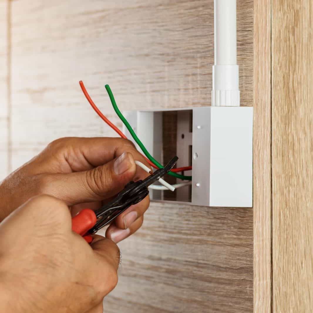 electrical outlet install